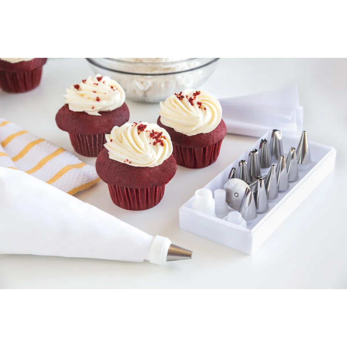 Brands 17 Piece Icing Set